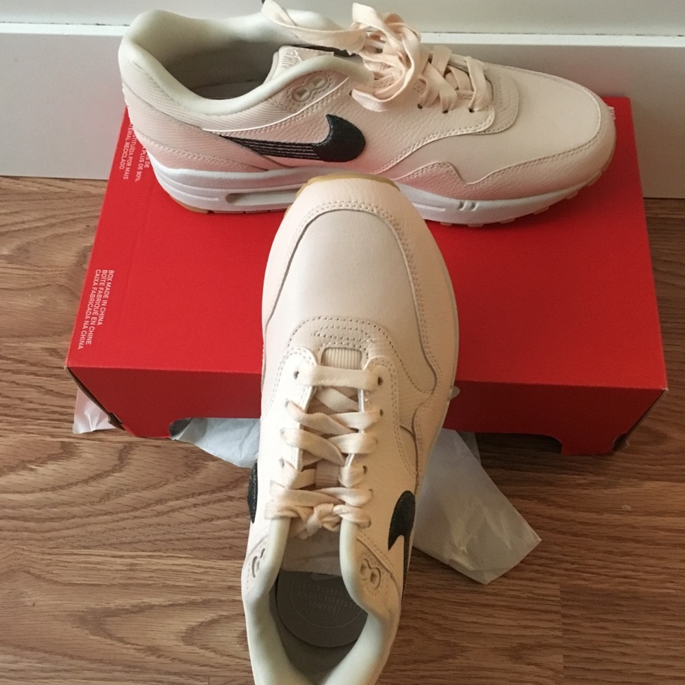 Pink Nike 7.5 new leather